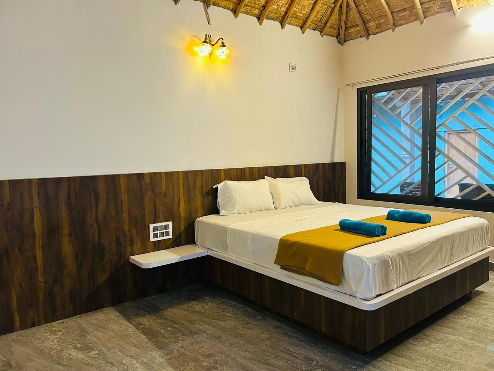 Hampi Village Resort & Tutti Cafe Esterno foto