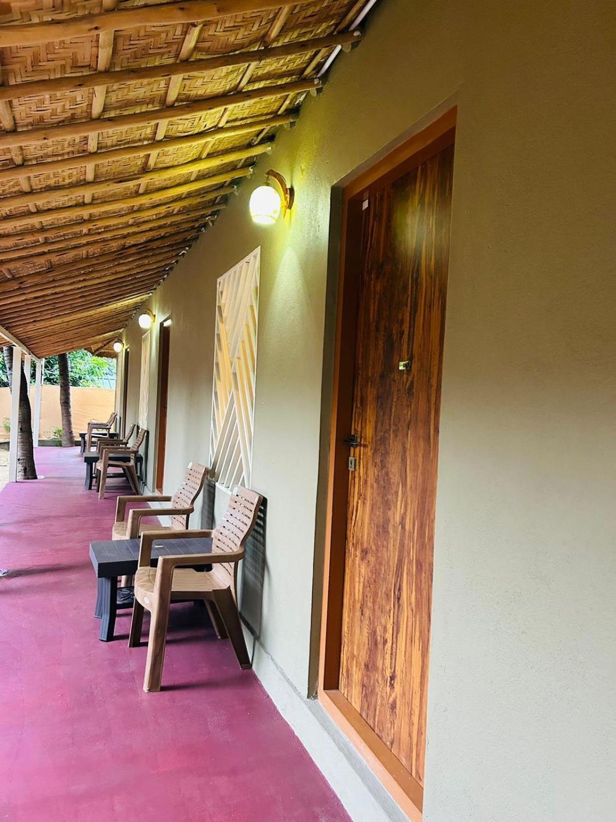 Hampi Village Resort & Tutti Cafe Esterno foto