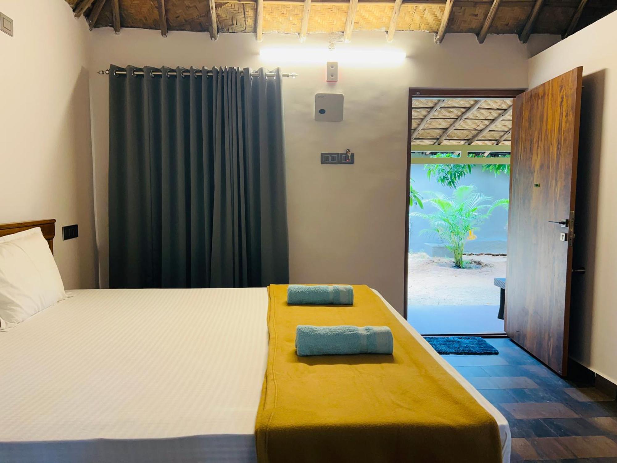 Hampi Village Resort & Tutti Cafe Esterno foto