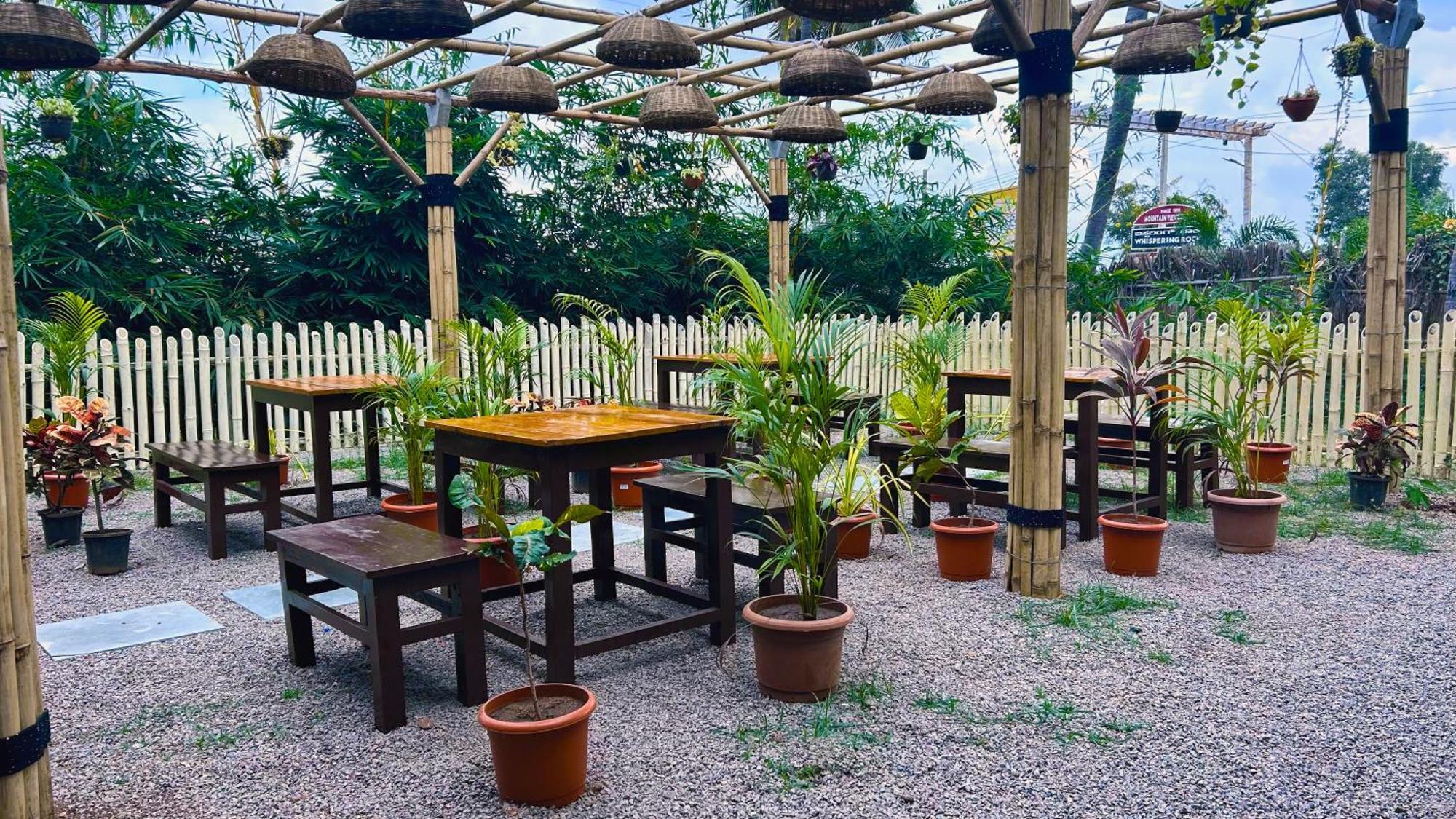 Hampi Village Resort & Tutti Cafe Esterno foto