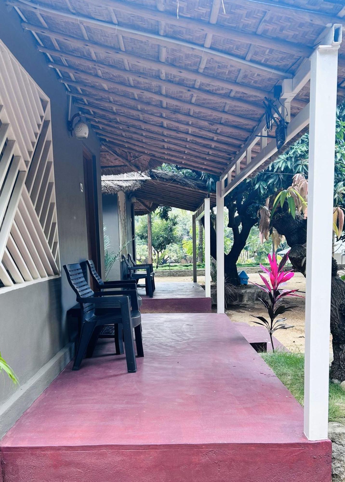Hampi Village Resort & Tutti Cafe Esterno foto